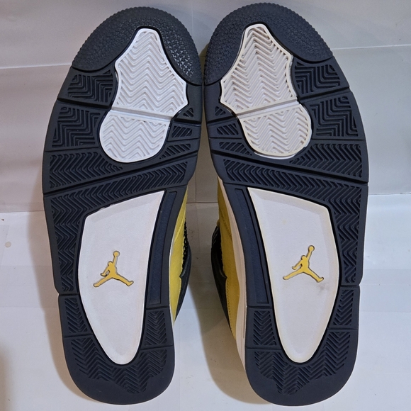 Jordan Air Jordan 4 Retro Lightning 2021 Yellow Sneaker - Picture 10 of 10